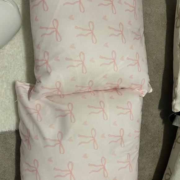 Other - Pink bow pillows
